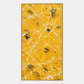 Espressionismo astratto Pittura a olio astratta e concettuale con segni astratti stratificati, consistenza e movimento pittorico espressivo in una tavolozza gialla.