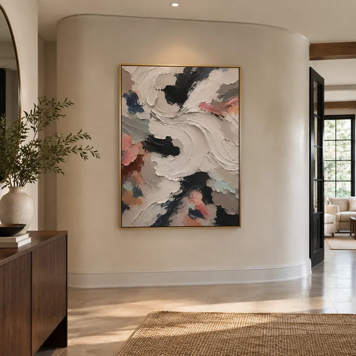 Peinture à l'huile abstraite et conceptuelle colorée présentant des marques abstraites superposées, une texture et un mouvement pictural expressif dans une palette beige.