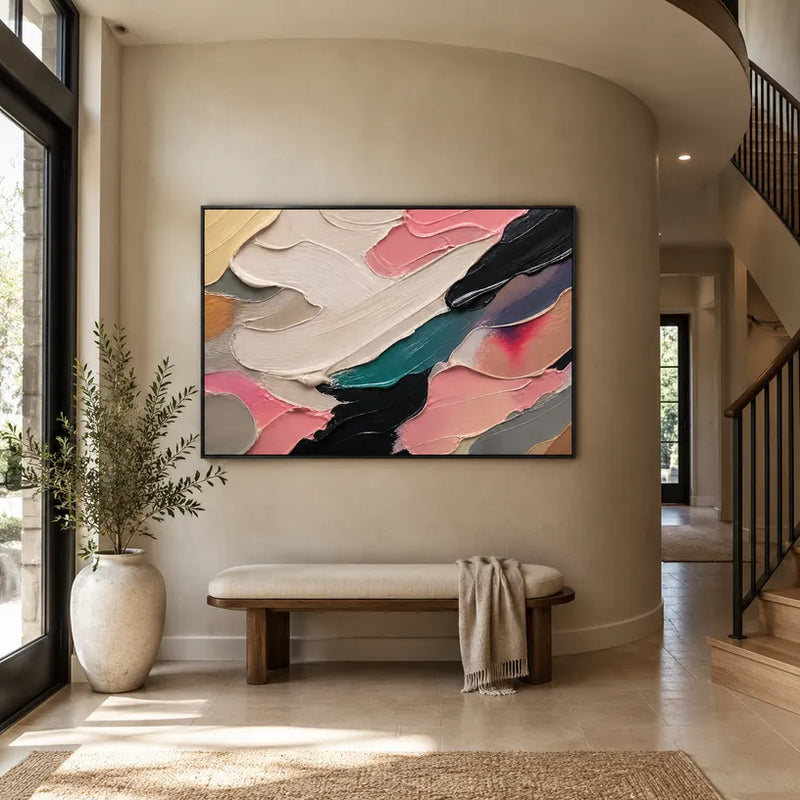 Peinture à l'huile abstraite et conceptuelle colorée présentant des marques abstraites superposées, une texture et un mouvement pictural expressif dans une palette beige.