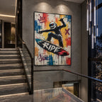 Peinture à l'huile de dessin animé graffiti présentant un sujet graphique ludique avec des détails picturaux vivants dans une palette jaune.
