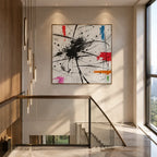 Pittura a olio astratta e concettuale di graffiti con segni astratti stratificati, consistenza e movimento pittorico espressivo in una tavolozza in bianco e nero.