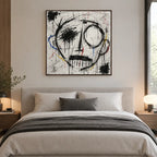 Ritrattistica di graffiti e pittura a olio con figure espressive o ritratti resi con dettagli pittorici in una tavolozza di bianco e nero.