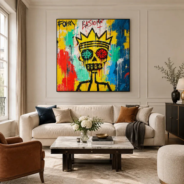 Ritrattistica di graffiti e pittura a olio con figure espressive o ritratti resi con dettagli pittorici in una tavolozza gialla.