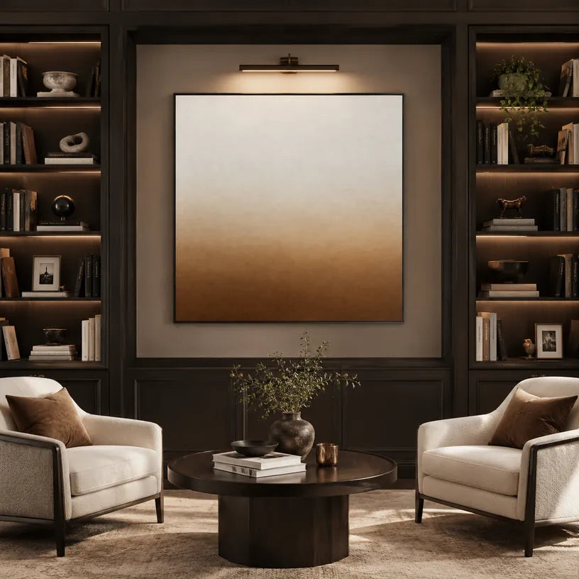 Pittura a olio minimalista astratta e concettuale con segni astratti stratificati, consistenza e movimento pittorico espressivo in una tavolozza beige.