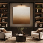 Pittura a olio minimalista astratta e concettuale con segni astratti stratificati, consistenza e movimento pittorico espressivo in una tavolozza beige.