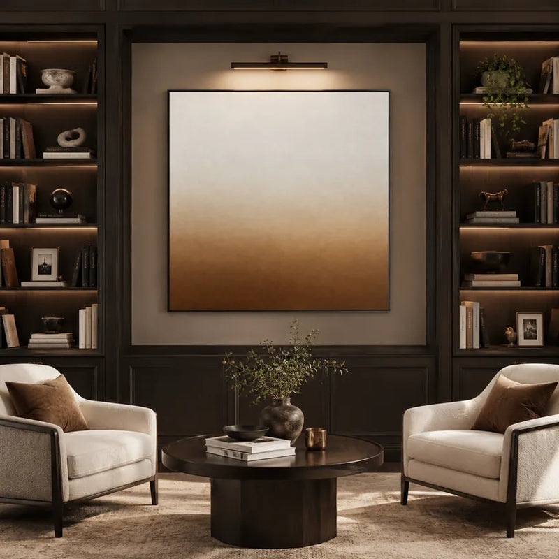 Pittura a olio minimalista astratta e concettuale con segni astratti stratificati, consistenza e movimento pittorico espressivo in una tavolozza beige.
