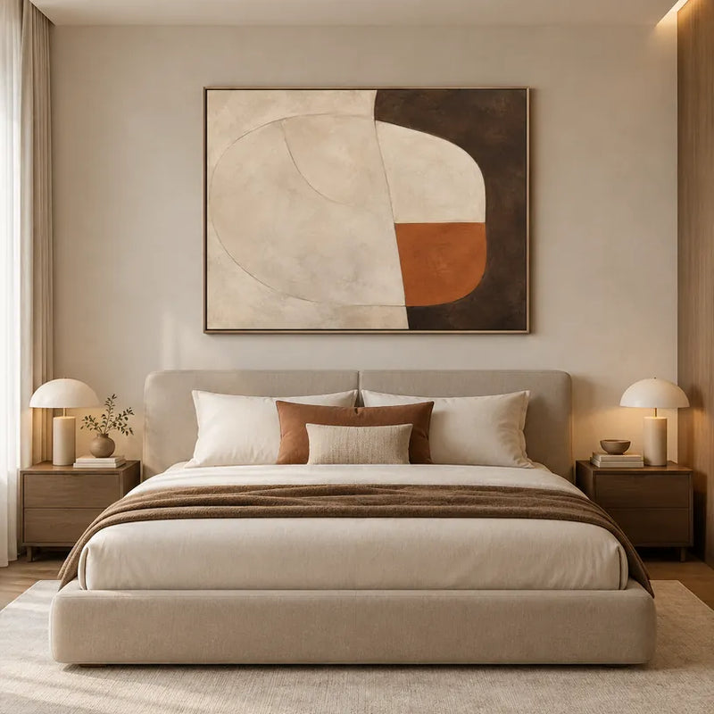 Pittura a olio minimalista astratta e concettuale con segni astratti stratificati, consistenza e movimento pittorico espressivo in una tavolozza beige.