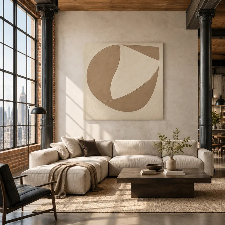 Pittura a olio minimalista astratta e concettuale con segni astratti stratificati, consistenza e movimento pittorico espressivo in una tavolozza beige.