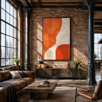 Pintura al óleo minimalista abstracta y conceptual que presenta marcas abstractas en capas, textura y movimiento pictórico expresivo en una paleta naranja.