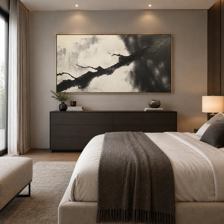 Pittura a olio minimalista astratta e concettuale con segni astratti stratificati, consistenza e movimento pittorico espressivo in una tavolozza in bianco e nero.