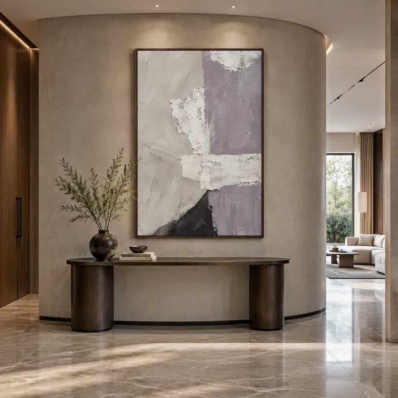 Pittura a olio astratta e concettuale minimalista con segni astratti stratificati, consistenza e movimento pittorico espressivo in una tavolozza grigia.