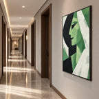 Retrato minimalista y pintura al óleo de figuras que presentan una figura o un retrato expresivo representado con detalles pictóricos en una paleta verde.