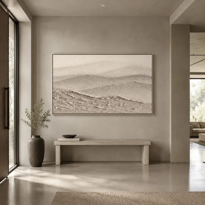 Peinture à l'huile abstraite et conceptuelle en plâtre et texture présentant des marques abstraites superposées, une texture et un mouvement pictural expressif dans une palette beige.