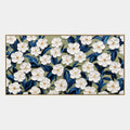 Peinture à l'huile florale/botanique et naturelle en plâtre et texture présentant des formes botaniques, des fleurs ou des éléments naturels dans une composition picturale dans une palette bleue.
