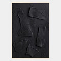 Pittura a olio astratta e concettuale Wabi-Sabi con segni astratti stratificati, consistenza e movimento pittorico espressivo in una tavolozza in bianco e nero.