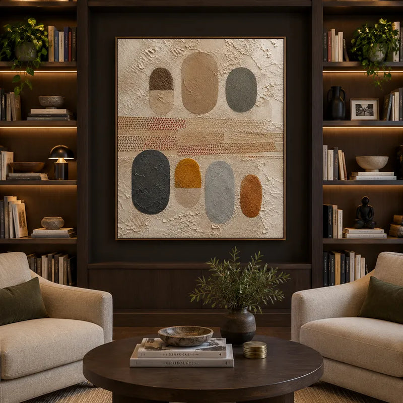 Pittura a olio astratta e concettuale Wabi-Sabi con segni astratti stratificati, consistenza e movimento pittorico espressivo in una tavolozza beige.