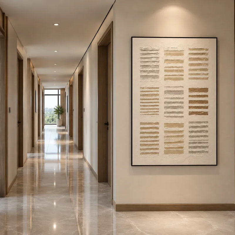 Pintura al óleo abstracta y conceptual Wabi-Sabi que presenta marcas abstractas en capas, textura y movimiento pictórico expresivo en una paleta beige.