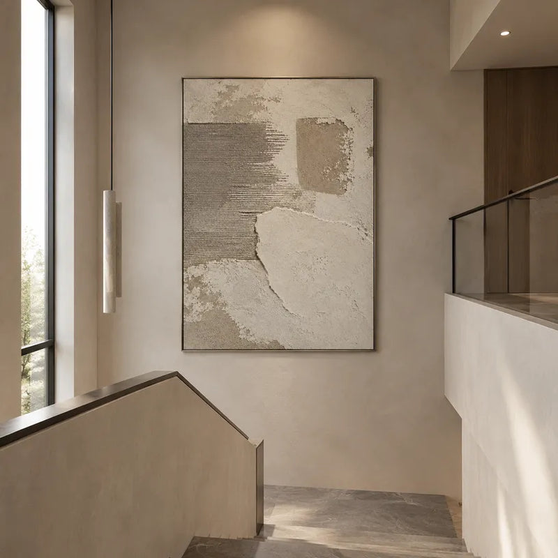Peinture à l'huile abstraite et conceptuelle Wabi-Sabi présentant des marques abstraites superposées, une texture et un mouvement pictural expressif dans une palette beige.