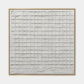 Abstraktes und konzeptuelles Ölgemälde von Wabi-Sabi mit geschichteten abstrakten Zeichen, Textur und ausdrucksstarken malerischen Bewegungen in einer Schwarz-Weiß-Palette.
